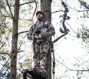 HANG AND HUNT: WHITETAIL HUNTING STRATEGIES
