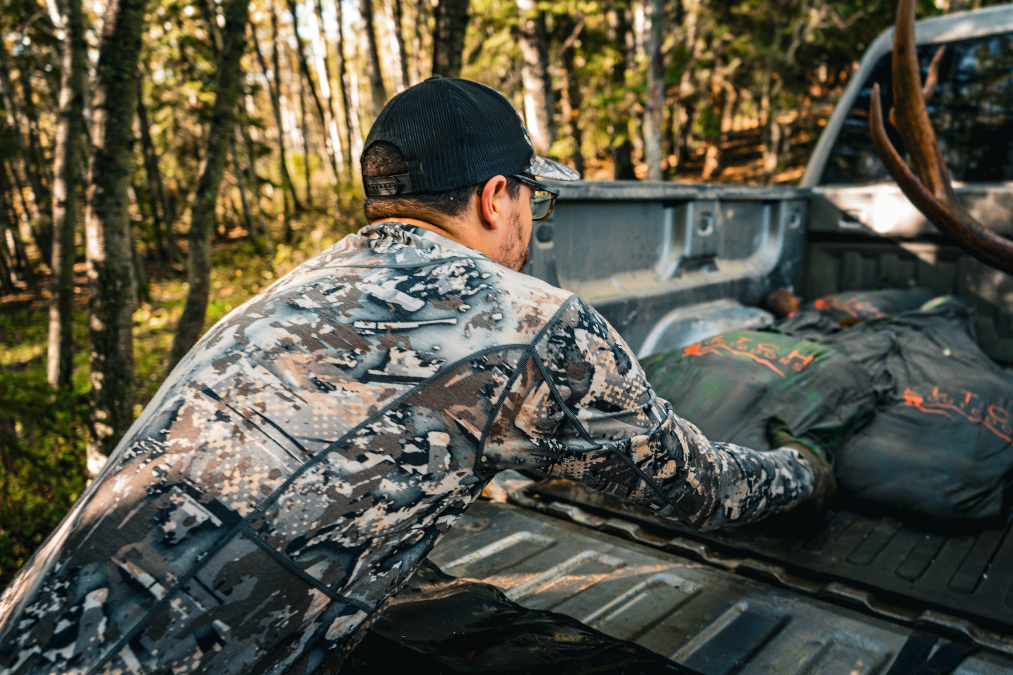 Lightweight vs. Midweight Hunting Base Layers Breakdown – SKRE Canada
